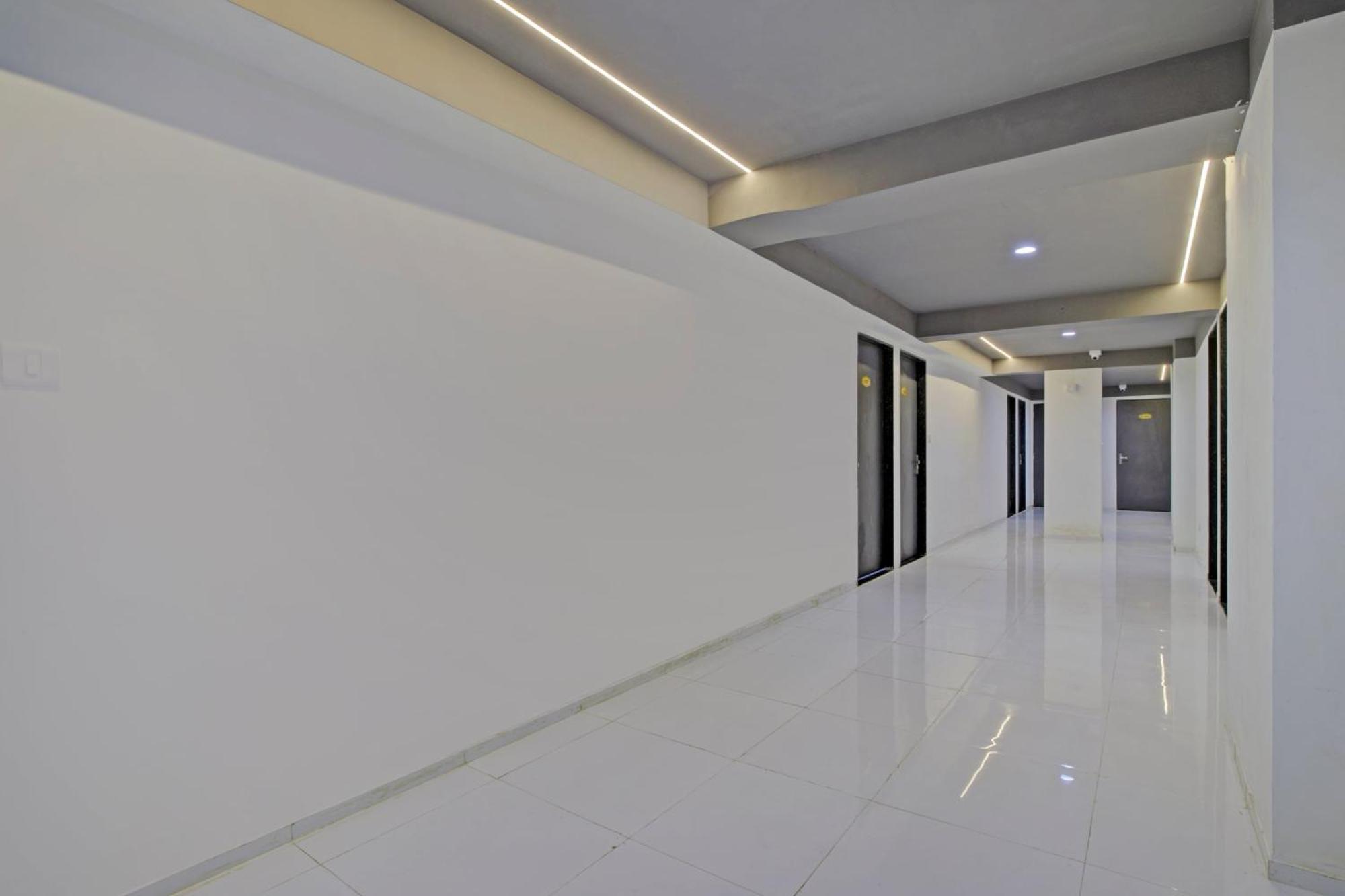Collection O De'Pearl Hotel Surat Ngoại thất bức ảnh