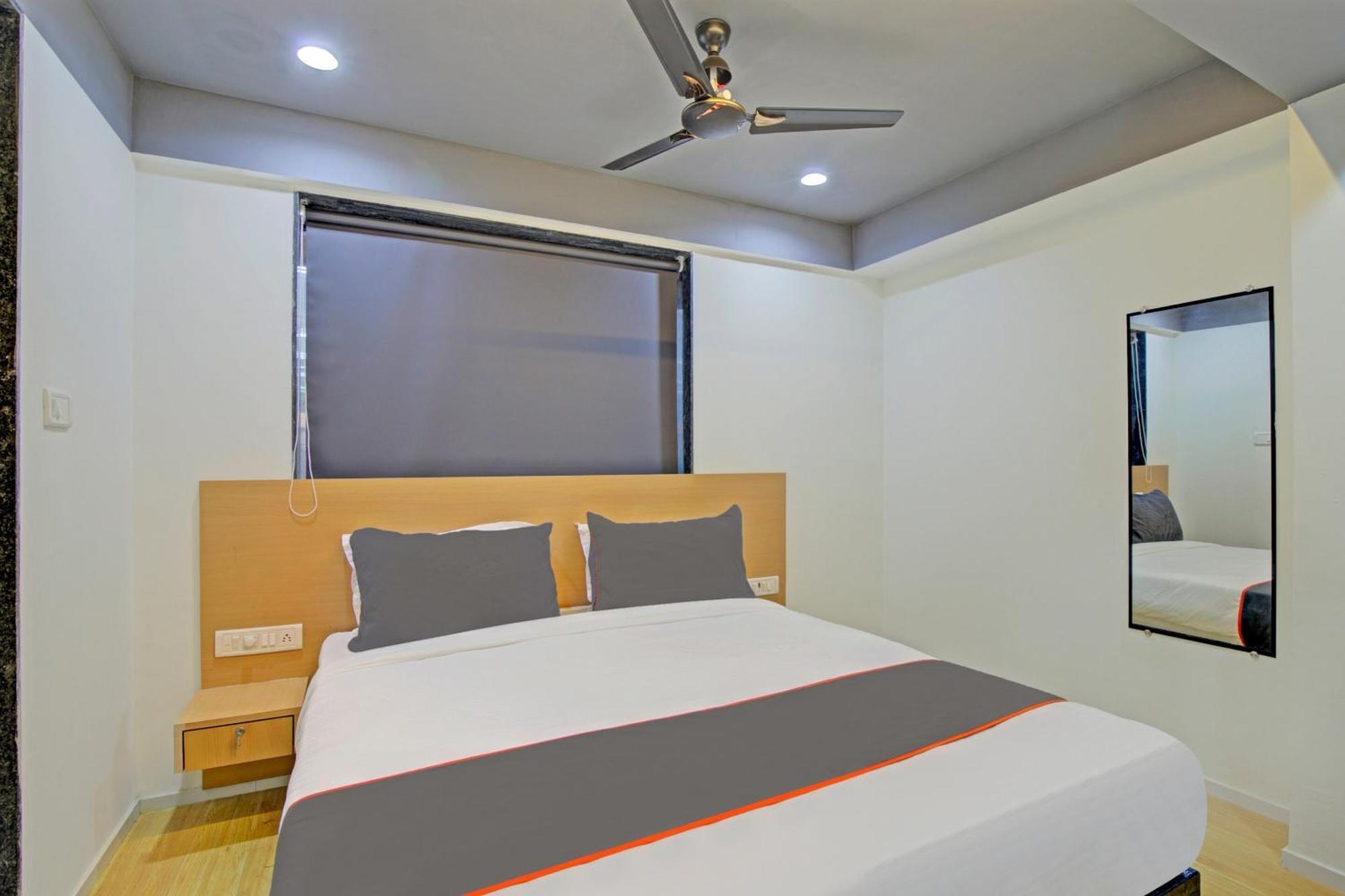 Collection O De'Pearl Hotel Surat Ngoại thất bức ảnh